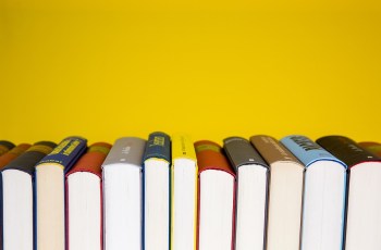Sich von Büchern trennen? Das ist nicht leicht! Sich von Büchern trennen? Das ist nicht leicht!