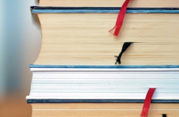 Lesezeichenarten im Vergleich: Von Papier bis Metall – Welches passt zu dir? Lesezeichenarten im Vergleich: Von Papier bis Metall – Welches passt zu dir?