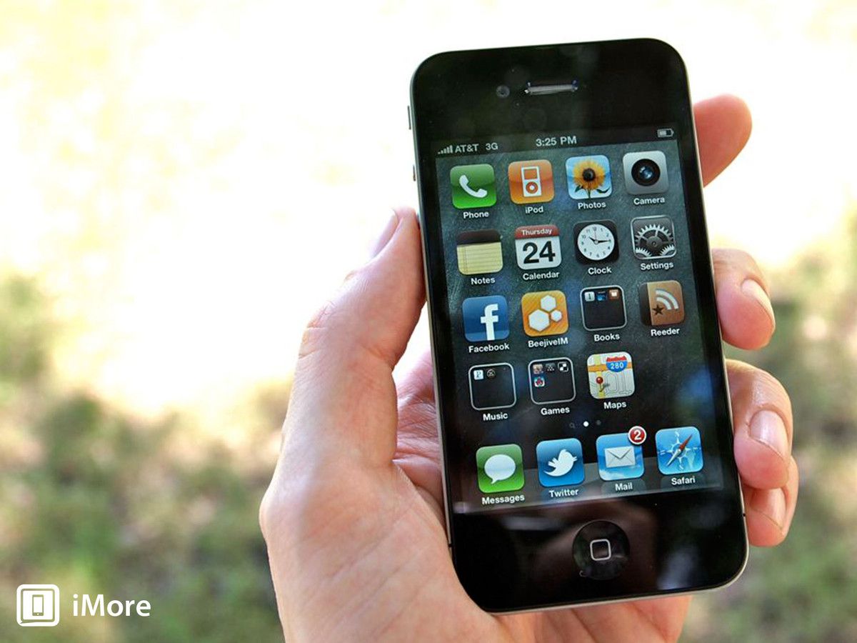 How Much Does the iPhone 4 Cost Without a Contract? How Much Does the iPhone 4 Cost Without a Contract?