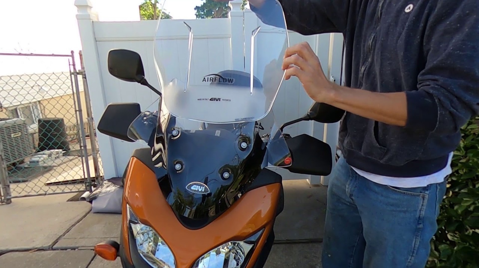 Adjusting Your 2014 V-Strom 650 Windscreen A Guide to Windshield Wisdom Adjusting Your 2014 V-Strom 650 Windscreen A Guide to Windshield Wisdom