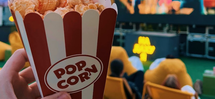 JUST IN CINEMA | Кіновечори На Даху Відкритий кінотеатр Київ JUST IN CINEMA | Кіновечори На Даху Відкритий кінотеатр Київ