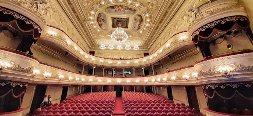 Київський національний академічний театр оперети Драматичний театр Київ Київський національний академічний театр оперети Драматичний театр Київ