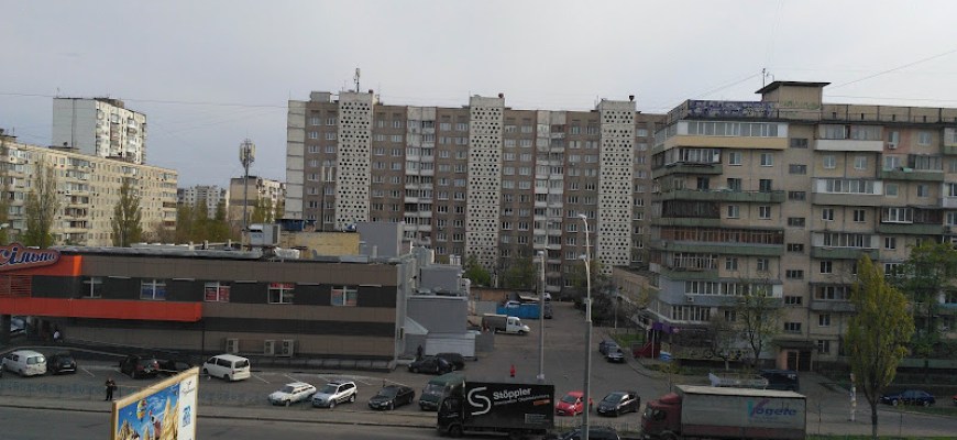 Кінотеатр Братислава Зупинка маршрутного транспорту Київ Кінотеатр Братислава Зупинка маршрутного транспорту Київ