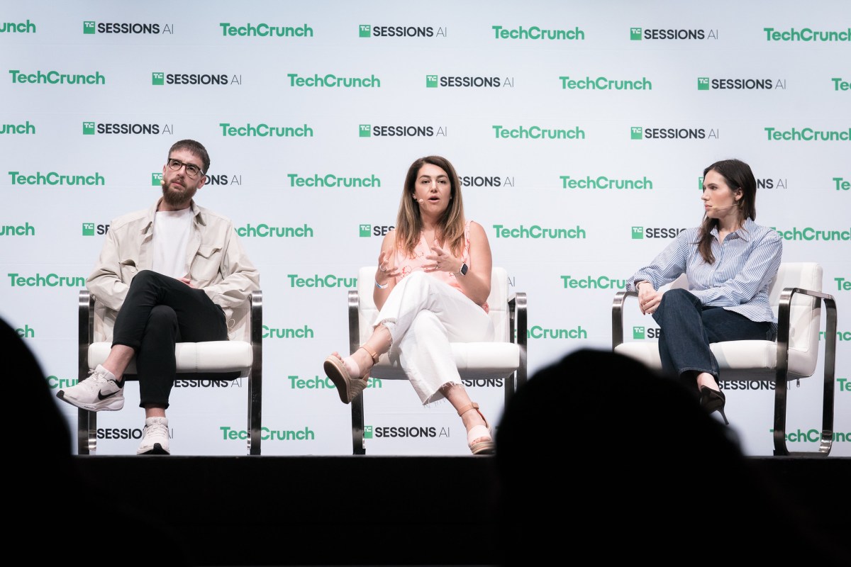 Disruption playbook: How to beat AI incumbents at their own game Disruption playbook: How to beat AI incumbents at their own game