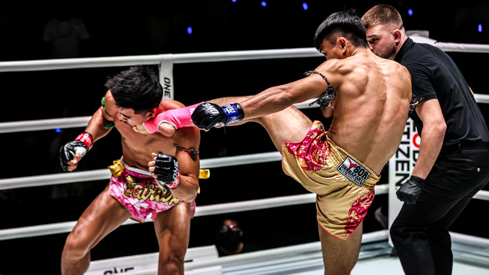 ONE Championship star Jaosuayai Mor Krungthepthonburi delivers devastating KO in less than a minute | WWE News ONE Championship star Jaosuayai Mor Krungthepthonburi delivers devastating KO in less than a minute | WWE News