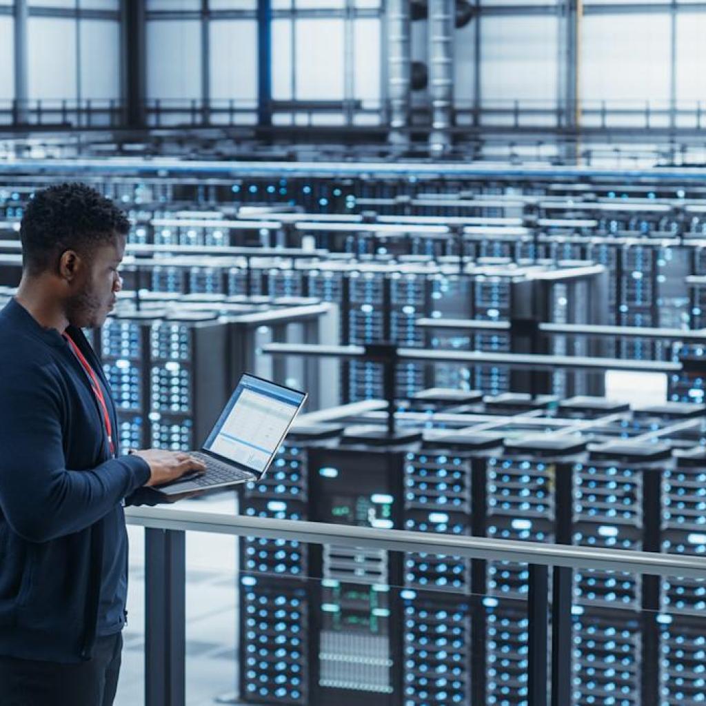 Qualcomm Is Going After Intel and AMD in This Lucrative Market Qualcomm Is Going After Intel and AMD in This Lucrative Market