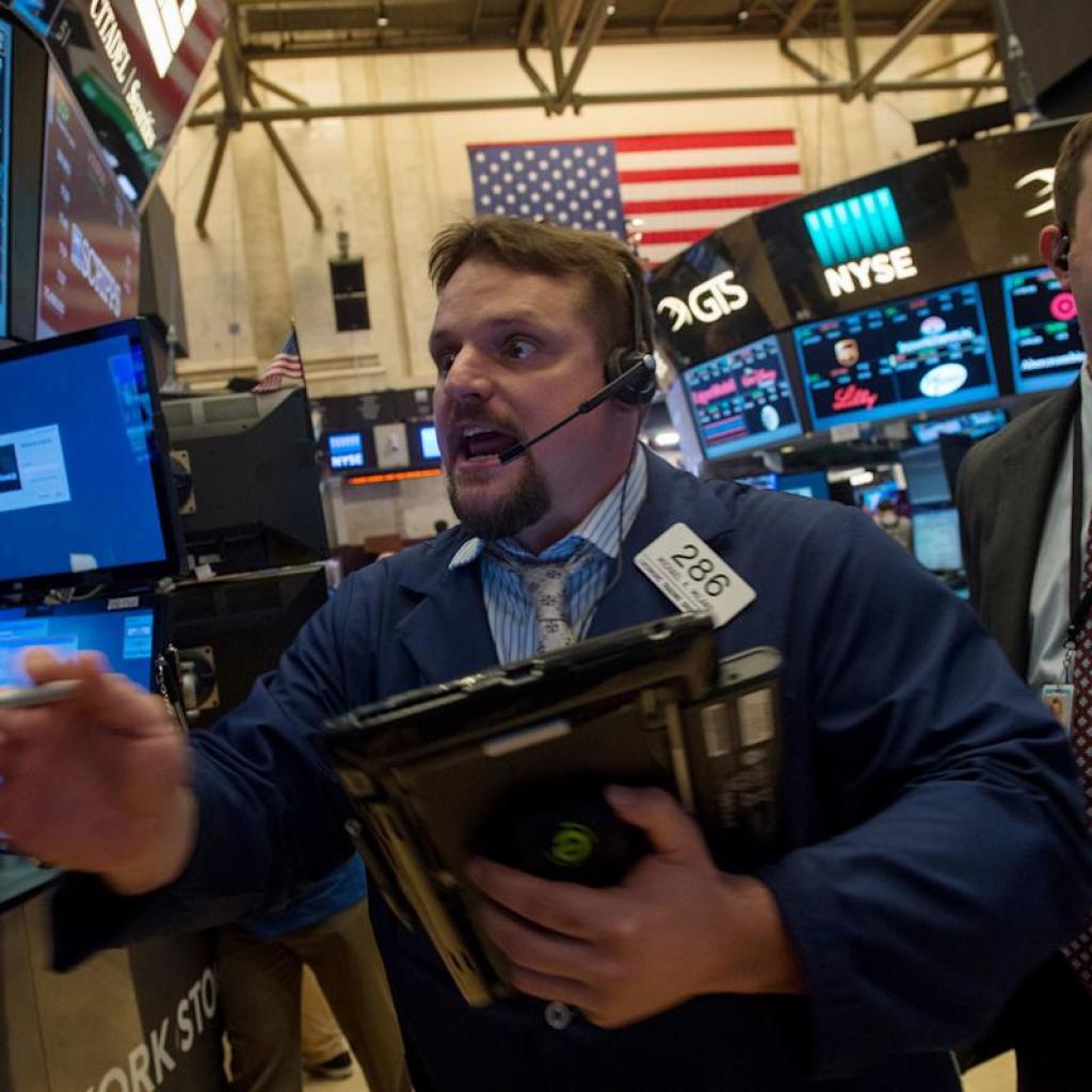 Stock market today: Nasdaq sinks, S&P 500 tumbles as AI fears rock tech stocks Stock market today: Nasdaq sinks, S&P 500 tumbles as AI fears rock tech stocks
