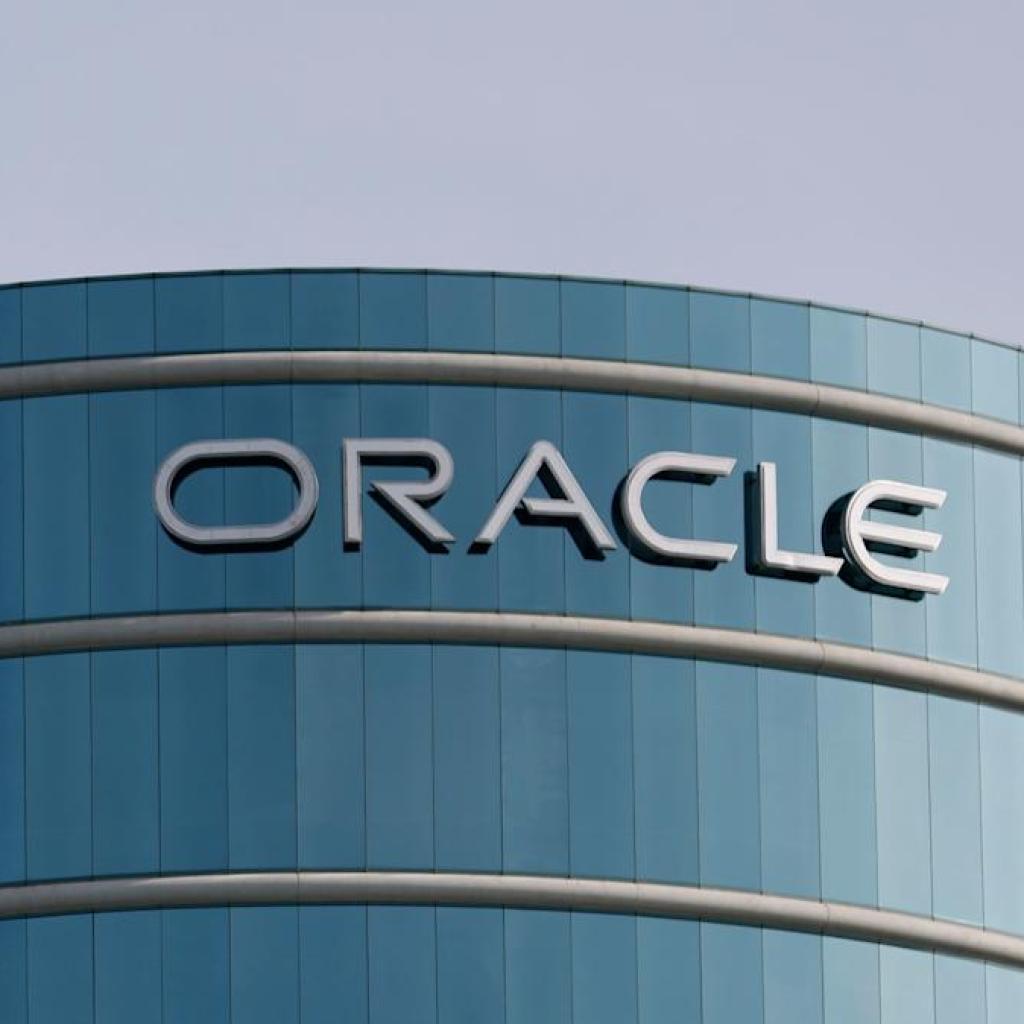 Oracle earnings show a company between the present & future Oracle earnings show a company between the present & future