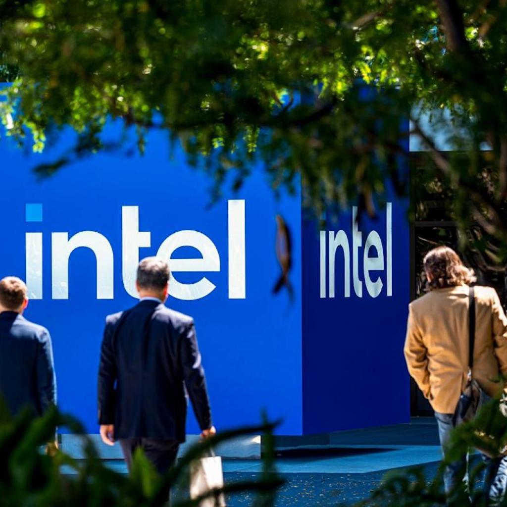 Intel to Sell 51% Altera Stake to Silver Lake Amid Cost Cuts Intel to Sell 51% Altera Stake to Silver Lake Amid Cost Cuts