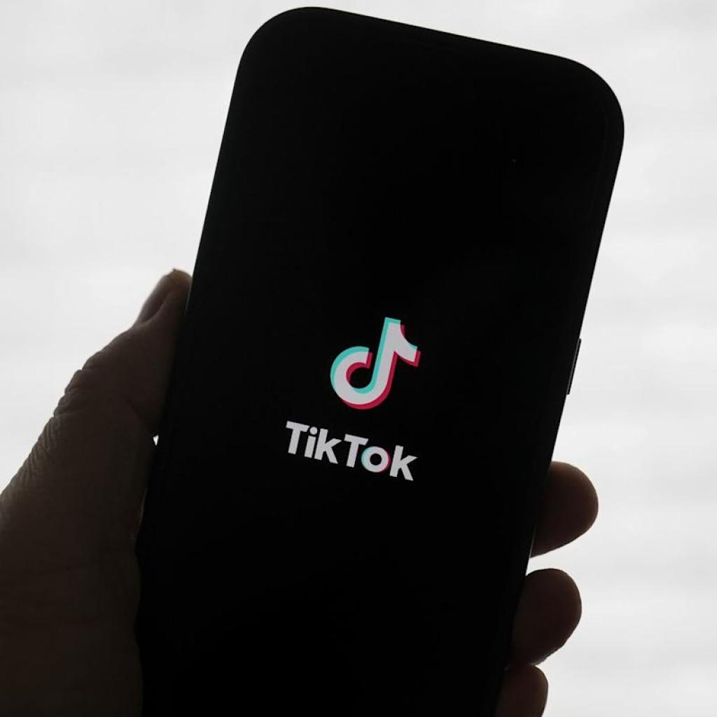 TikTok returns to Apple and Google app stores in the US TikTok returns to Apple and Google app stores in the US