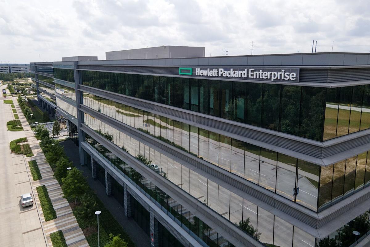 HPE Drops on Weak Profit Outlook, Will Eliminate 3,000 Jobs HPE Drops on Weak Profit Outlook, Will Eliminate 3,000 Jobs