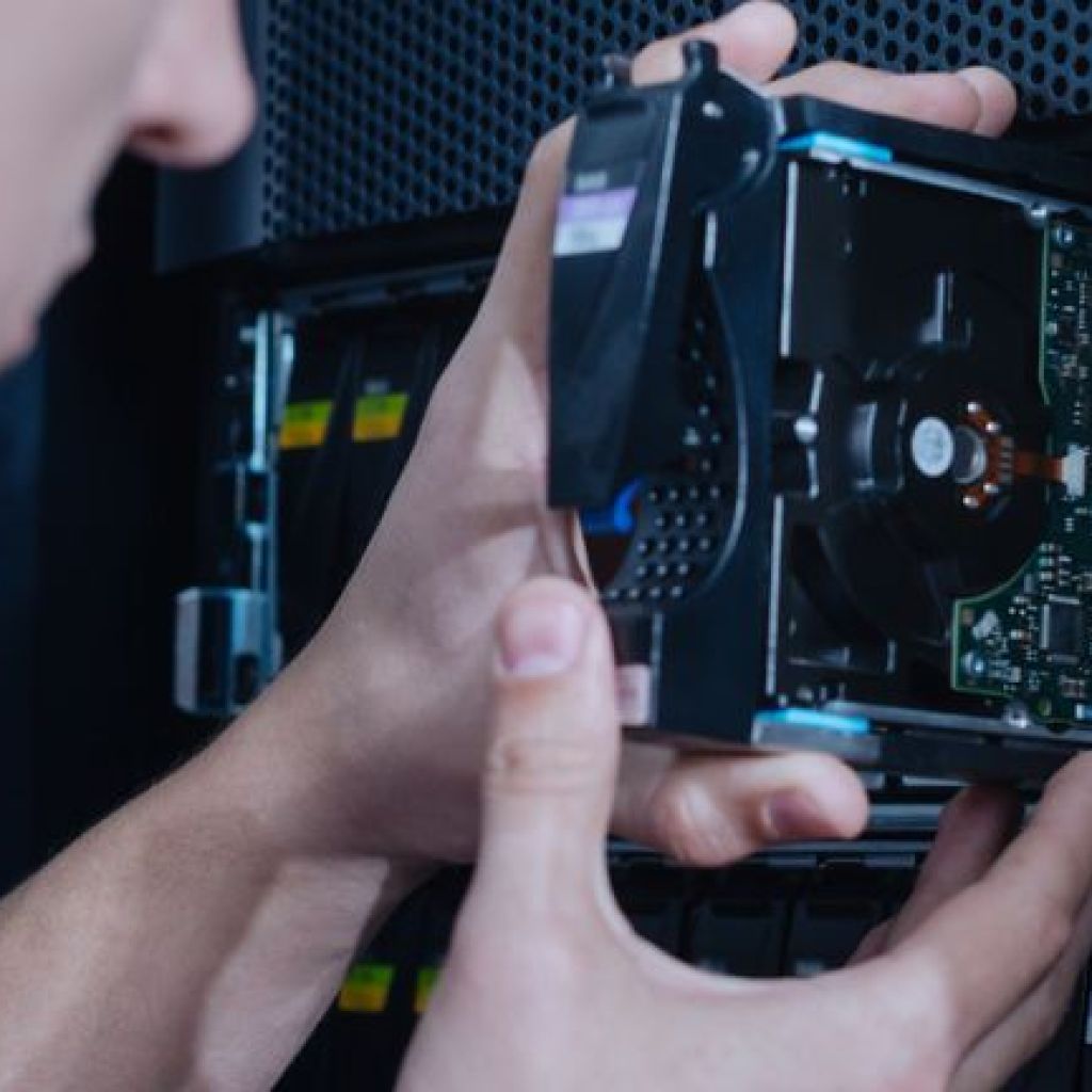 Is HPE’s (HPE) Healthcare AI Push Quietly Rethinking Its Core Infrastructure Investment Narrative? Is HPE’s (HPE) Healthcare AI Push Quietly Rethinking Its Core Infrastructure Investment Narrative?