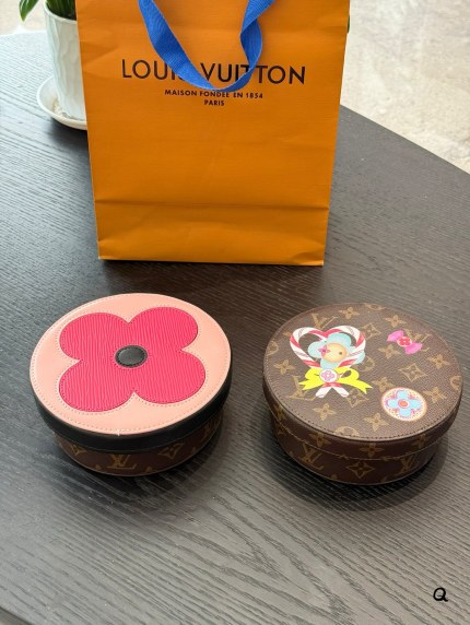 image1 image1