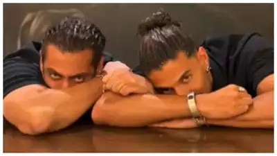 Salman KhanはSuraj Pancholiとの新しいプロジェクトをからかいます。 Subakh Suraj Chamkega | – インドのタイムズ Salman KhanはSuraj Pancholiとの新しいプロジェクトをからかいます。 Subakh Suraj Chamkega | – インドのタイムズ