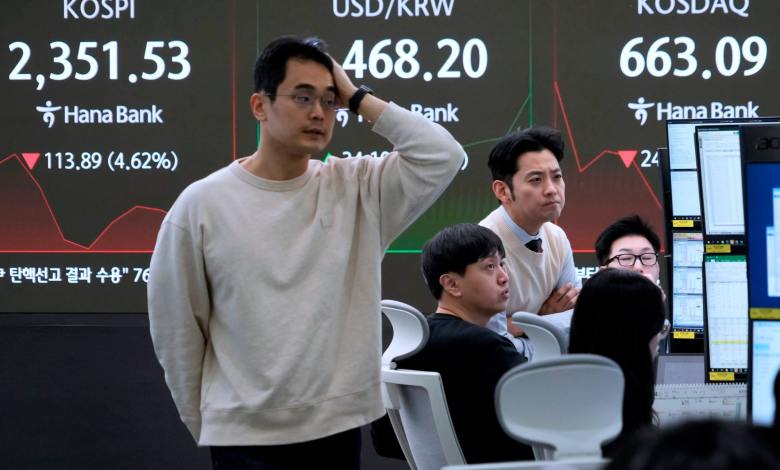 Global stocks tumble as Trump offers no respite from tariffs Global stocks tumble as Trump offers no respite from tariffs