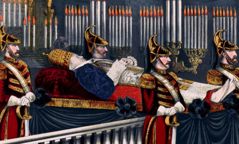 No crown, no glory: Pope Francis breaks with centuries of funeral rites No crown, no glory: Pope Francis breaks with centuries of funeral rites