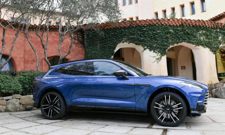 Carmakers push back against Apple’s takeover of the dashboard Carmakers push back against Apple’s takeover of the dashboard