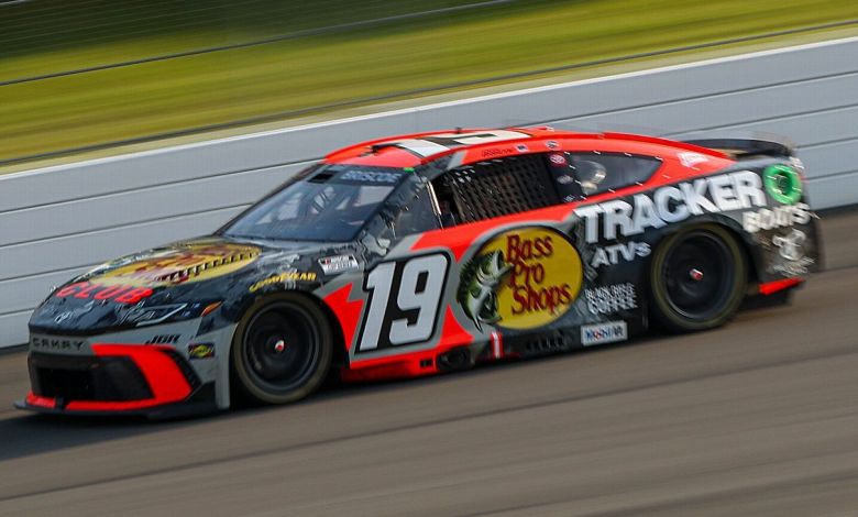 Chase Briscoe holds off Denny Hamlin, posts win at Pocono Chase Briscoe holds off Denny Hamlin, posts win at Pocono