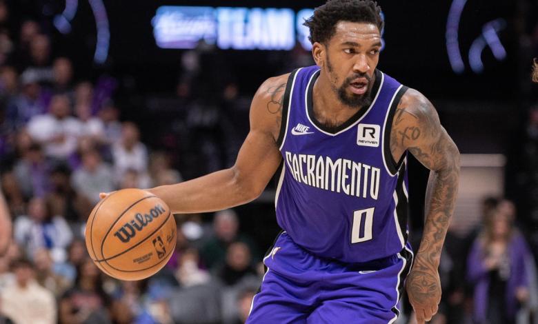 Kings’ Malik Monk has dunk bounce out off his own head in wild blunder vs. Warriors Kings’ Malik Monk has dunk bounce out off his own head in wild blunder vs. Warriors