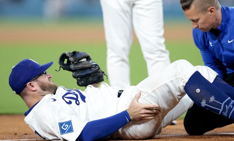 Dodgers All-Star candidate Max Muncy helped off field with apparent knee injury Dodgers All-Star candidate Max Muncy helped off field with apparent knee injury