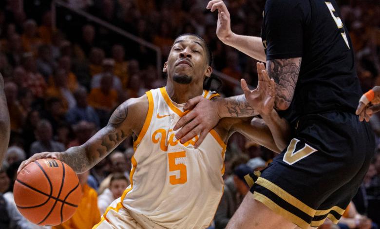 No. 5 Tennessee rallies from 16-point deficit to defeat Vanderbilt, 81-76 No. 5 Tennessee rallies from 16-point deficit to defeat Vanderbilt, 81-76