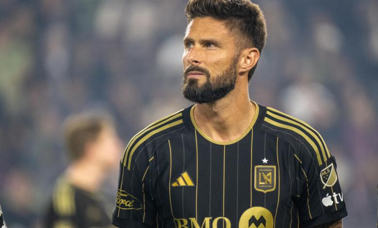 LAFC striker Olivier Giroud reportedly had home burglarized, lost 0,000 in jewelry LAFC striker Olivier Giroud reportedly had home burglarized, lost 0,000 in jewelry