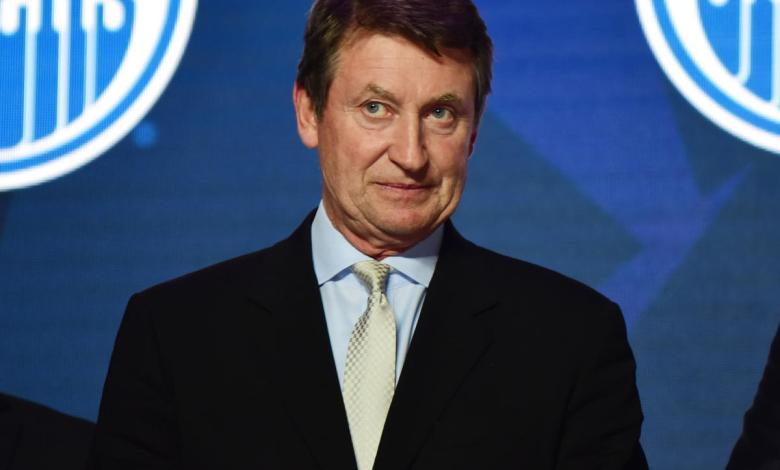 Oilers Legend Wayne Gretzky Draws Criticism Oilers Legend Wayne Gretzky Draws Criticism
