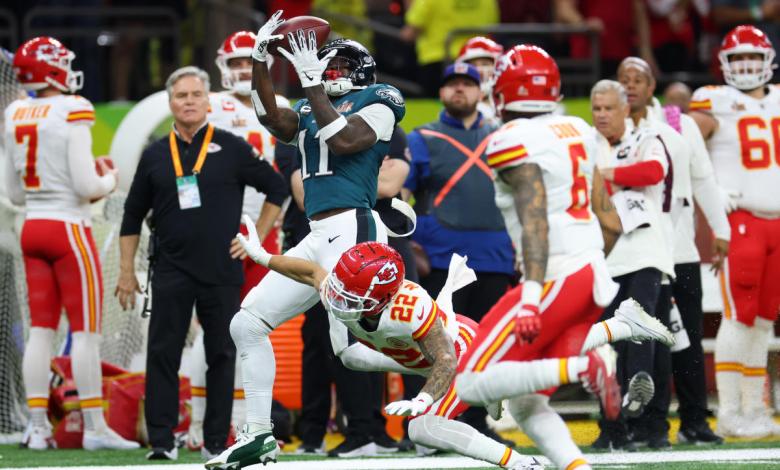 Super Bowl: Eagles flagged for controversial pass interference favoring Chiefs on critical gamble on 1st drive Super Bowl: Eagles flagged for controversial pass interference favoring Chiefs on critical gamble on 1st drive