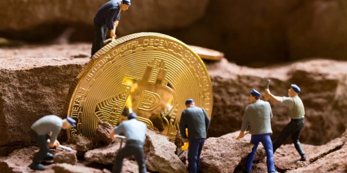 Bitcoin Mining Revenue Rises as Public Firms Reap Sizable Stock Gains: JP Morgan Bitcoin Mining Revenue Rises as Public Firms Reap Sizable Stock Gains: JP Morgan