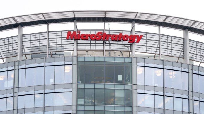 Microstrategy’s Bitcoin Yield Hits 3,177 BTC Last Week—Saylor Calls It a 0M ‘Gift to Shareholders’ Microstrategy’s Bitcoin Yield Hits 3,177 BTC Last Week—Saylor Calls It a 0M ‘Gift to Shareholders’