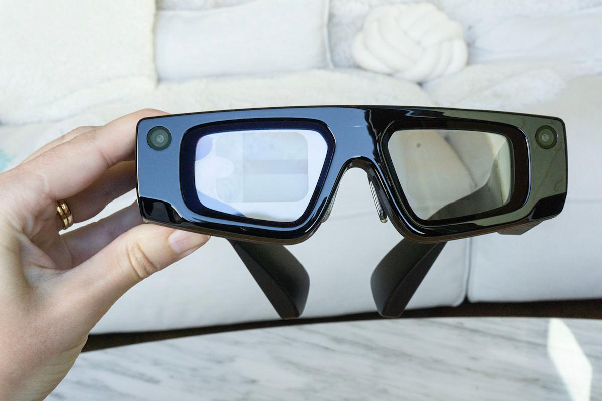 Snap says new ‘lightweight’ AR glasses will come in 2026 Snap says new ‘lightweight’ AR glasses will come in 2026