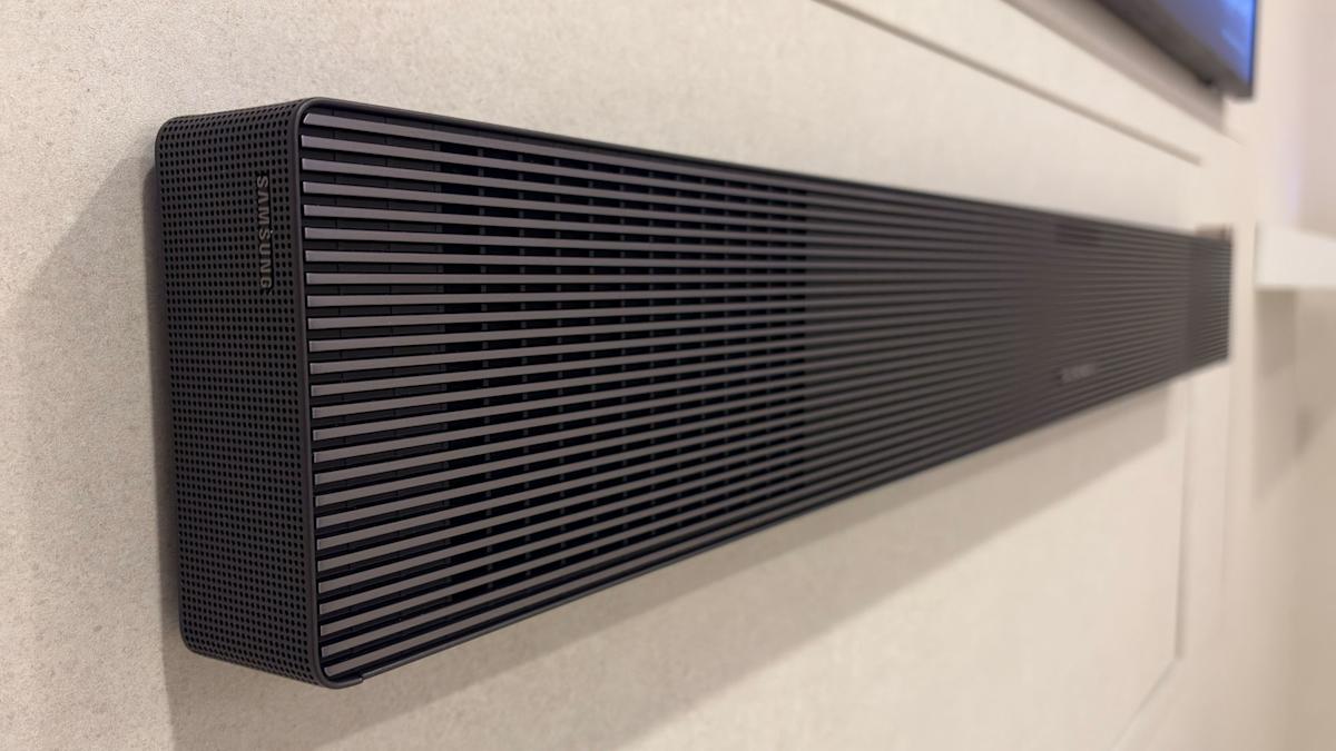 Samsung HW-QS700F soundbar review: Sophisticated design, automatic adjustments Samsung HW-QS700F soundbar review: Sophisticated design, automatic adjustments