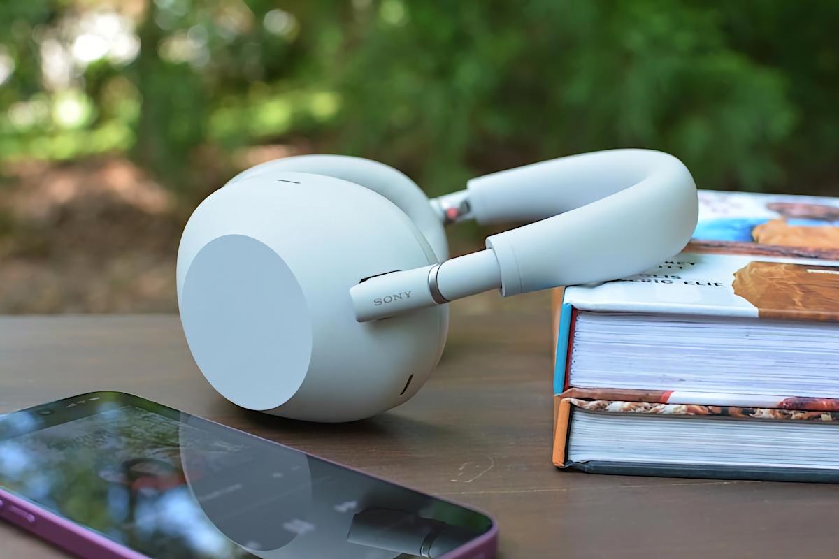 Amazon includes a free gift card when you buy the Sony WH-1000XM6 headphones Amazon includes a free gift card when you buy the Sony WH-1000XM6 headphones