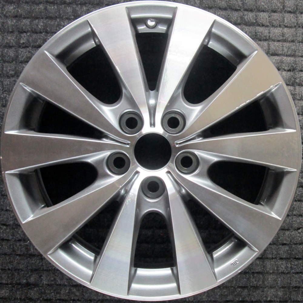 2005 Toyota Avalon 17 OEM Wheel Rim W69484H