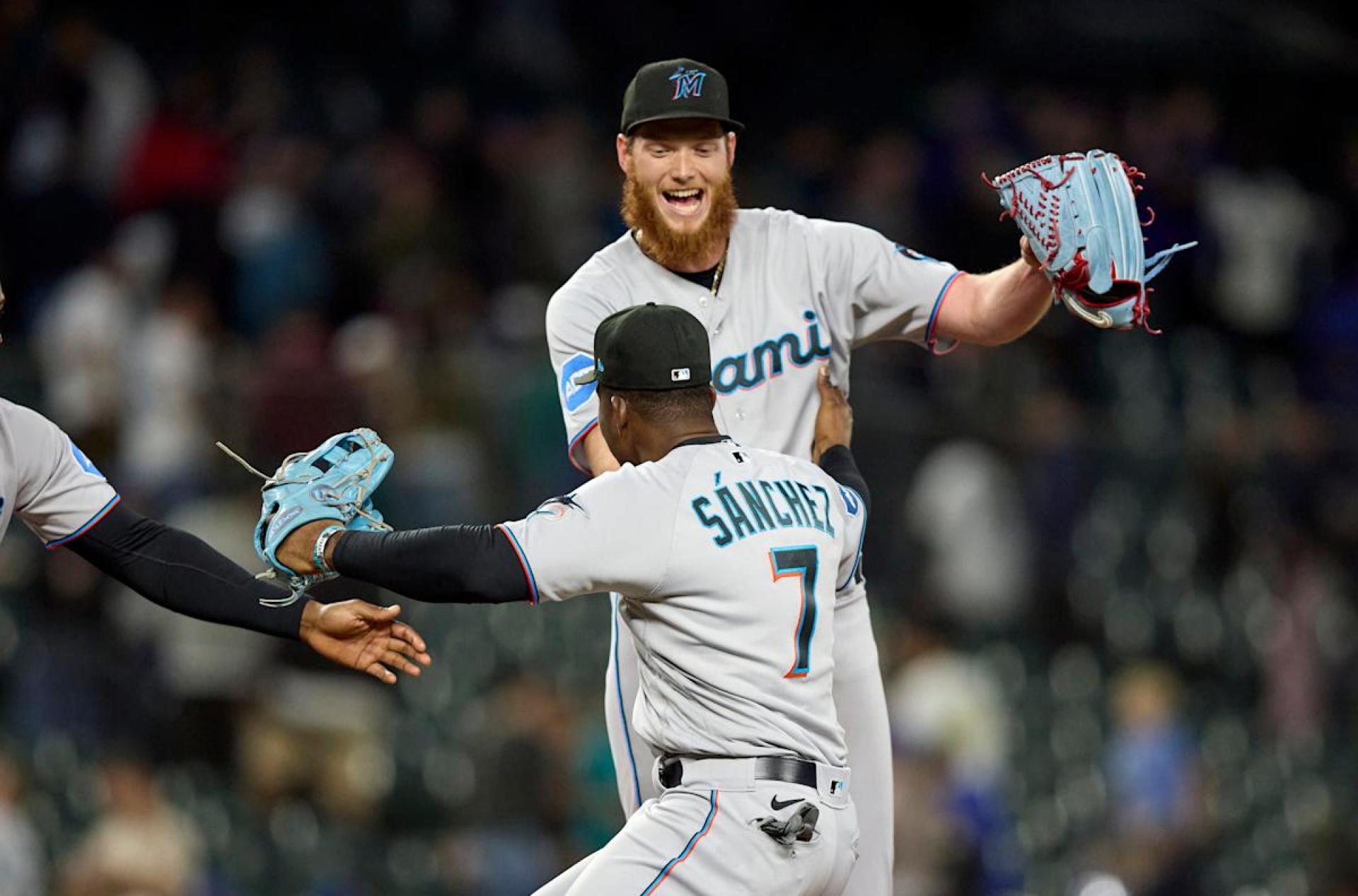 Sánchez's Two Home Run Robberies Spark Hope for His Bat Sánchez's Two Home Run Robberies Spark Hope for His Bat