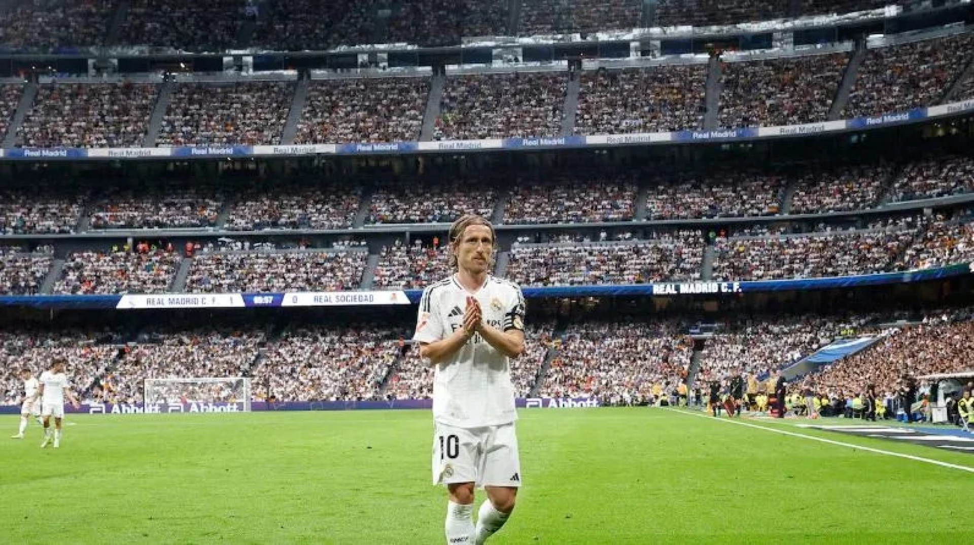 Johnny Furphy (Pacers) Delivers Epic Summer League Poster Dunk Johnny Furphy (Pacers) Delivers Epic Summer League Poster Dunk