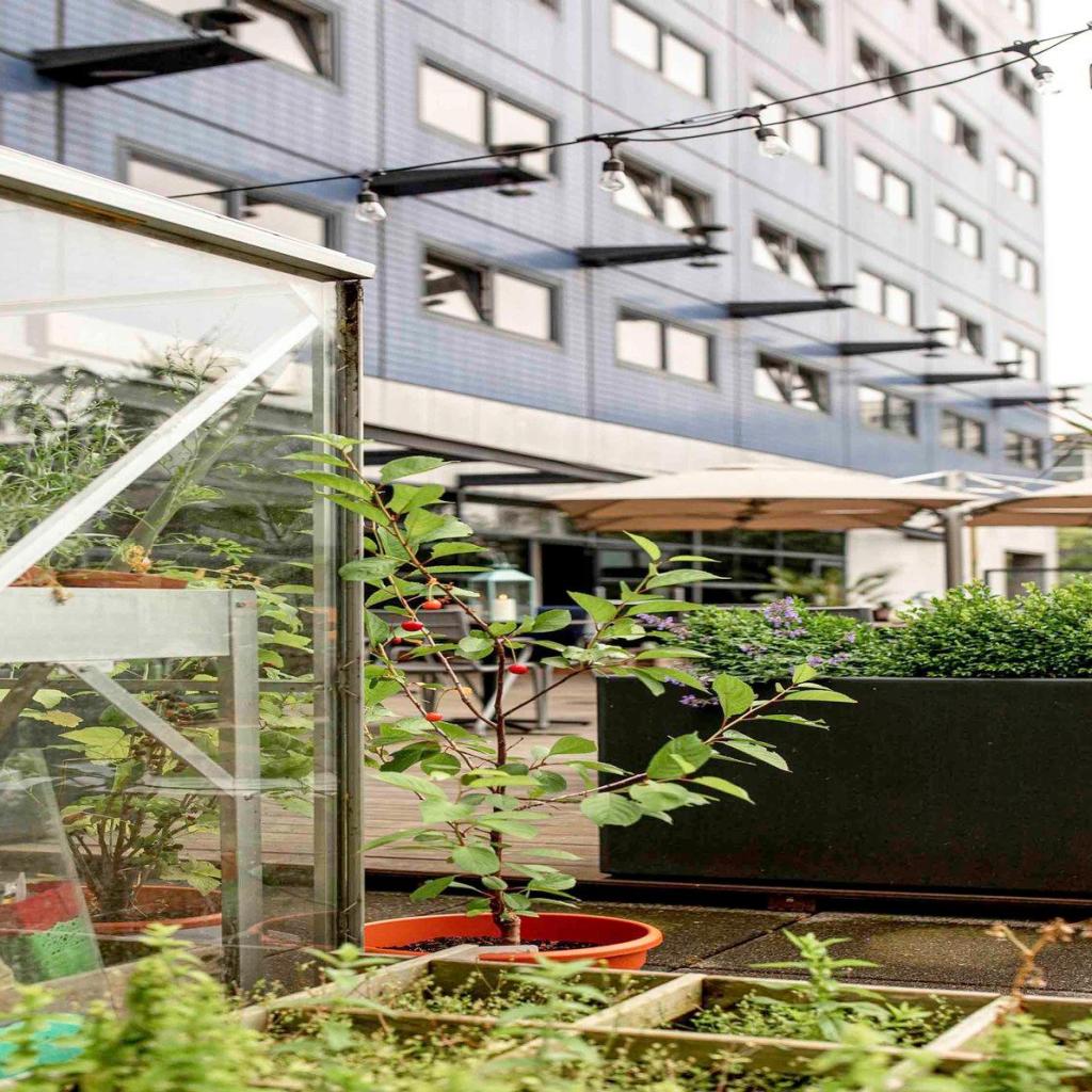 Relaxează-te și bucură-te de serviciile impecabile oferite de Mercure Hotel Den Haag Central, un refugiu de 4.5 stele. Recenzii hotel Relaxează-te și bucură-te de serviciile impecabile oferite de Mercure Hotel Den Haag Central, un refugiu de 4.5 stele. Recenzii hotel