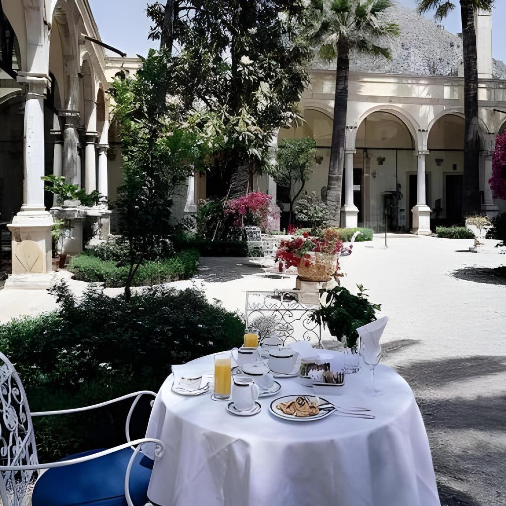 Faisen i guinaiya gi Taormina gi San Domenico Palace. Rinibiu gi Hotel Faisen i guinaiya gi Taormina gi San Domenico Palace. Rinibiu gi Hotel