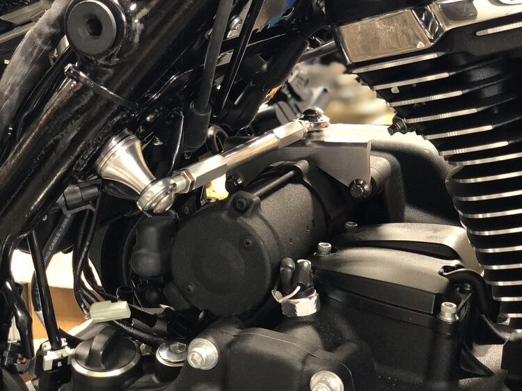 Alloy Art Frame/Chassis Stabilizer – Black. Fits Touring 2017up.