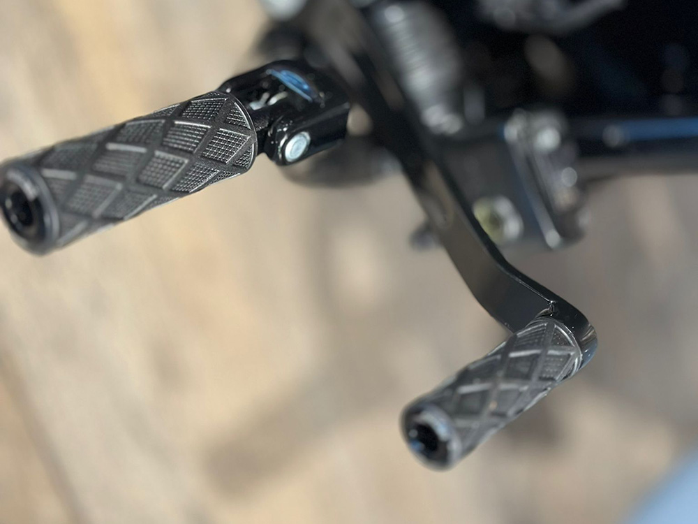 Arlen Ness Diamond Shiftpeg – Black.