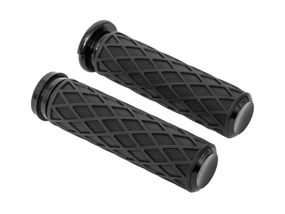 Arlen Ness Diamond Handgrips – Black. Fits H-D with Throttle Cable.