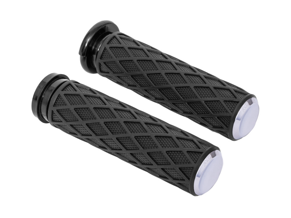 Arlen Ness Diamond Handgrips – Chrome. Fits H-D with Throttle Cable.