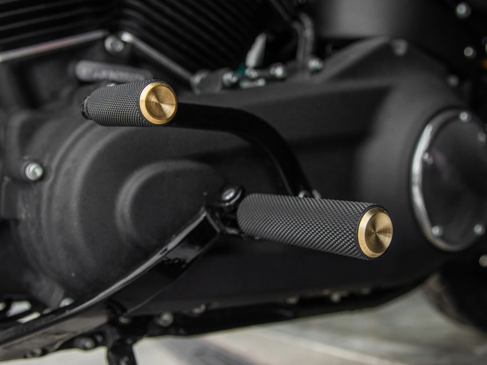 Arlen Ness Knurled Fusion Footpegs – Brass