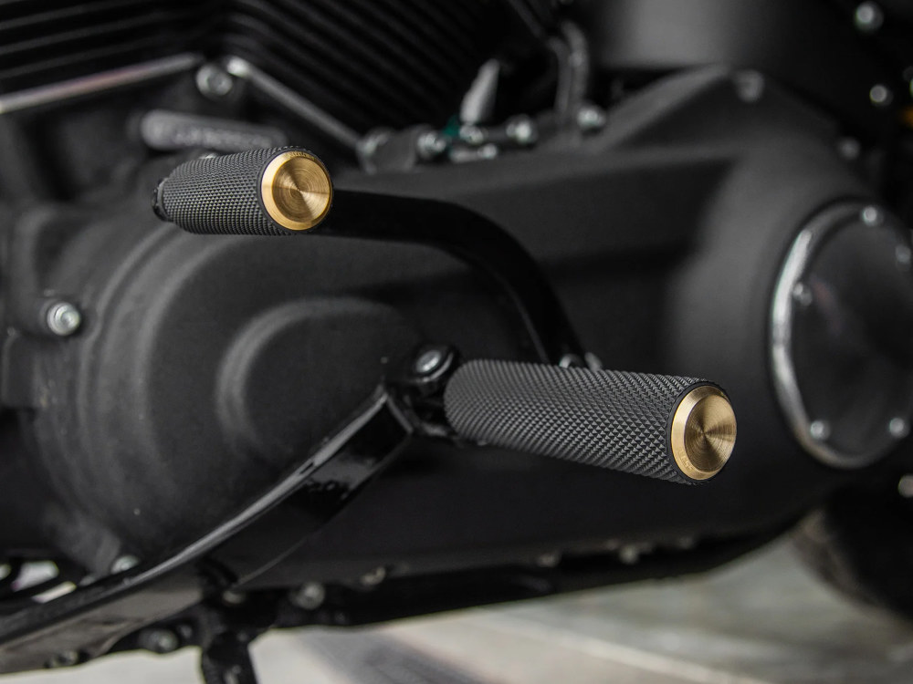 Arlen Ness Knurled Fusion Footpegs – Brass. Fits Softail 2018up Front Rider