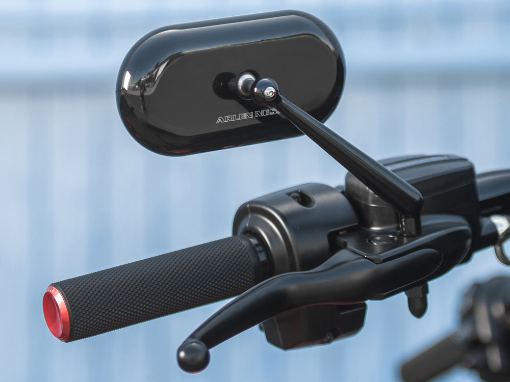 Arlen Ness Knurled Fusion Handgrips – Red. Fits H-D with Throttle Cable.