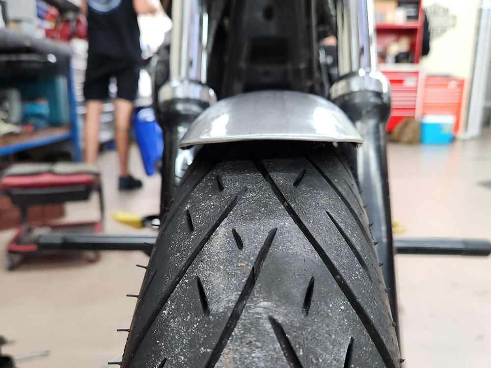 Rollies Speed Shop Front Fender – Raw. Fits Narrow Glide Dyna 1973-2005, FXR 1982-1994 & Sportster 1973-2021