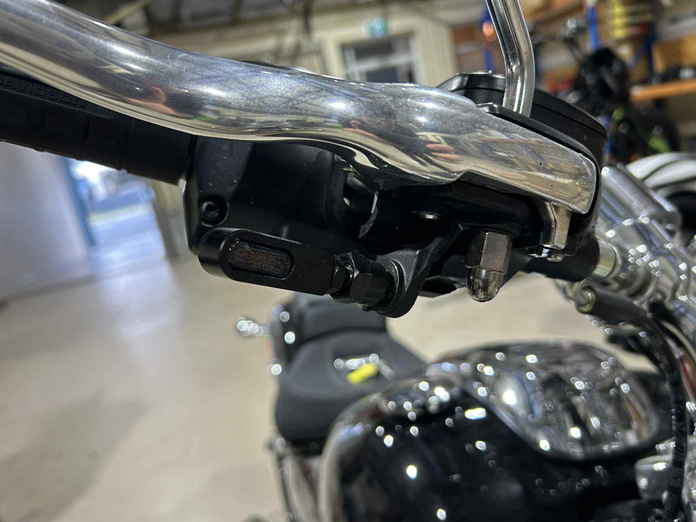 Rollies Speed Shop Under Perch Turn Signals – Black. Fits Softail 2025up