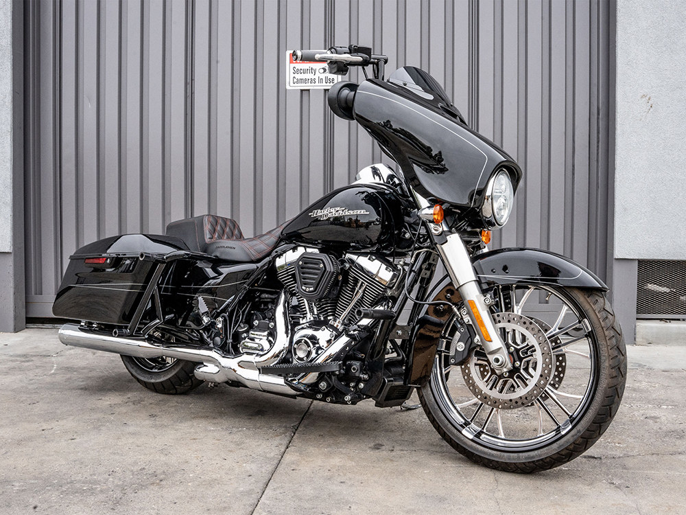 Brawler Crash Bar Kit; FLH%2714-23