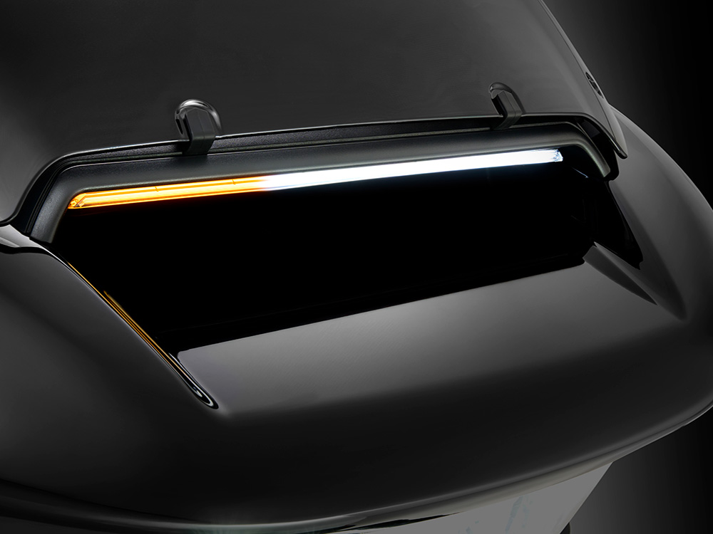 Ciro3D LED Fairing Vent Insert With Amber & White LED’s – Gloss Black with Smoked Lens. Fits Road Glide 2024up & CVO Roadglide (inc ‘STin.) 2023up.