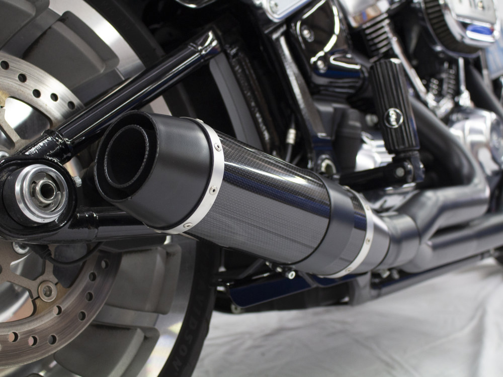 D&D EXHAUST Bob Cat 2-into-1 Exhaust – Black with Carbon Fibre Sleeve Muffler. Fits  Breakout & Fat Boy 2018up & FXDR 2019up.